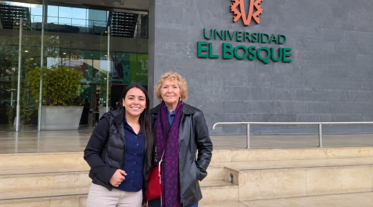 Graciela Zarebski y Andrea Salazar durante el I Simposio de Neurociencias y Vejez en la Universidad El Bosque, Colombia.
